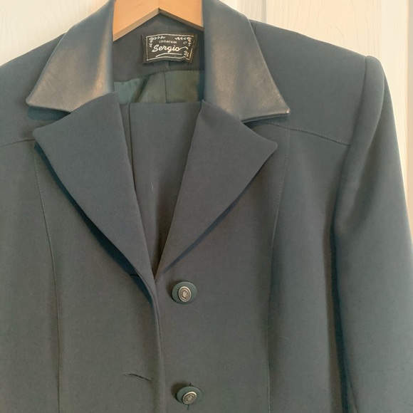 Beautiful 2 piece of suite - Picture 2 of 6